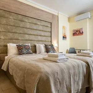seven-heaven-premium-suites.hotels-of-thessaloniki.com/